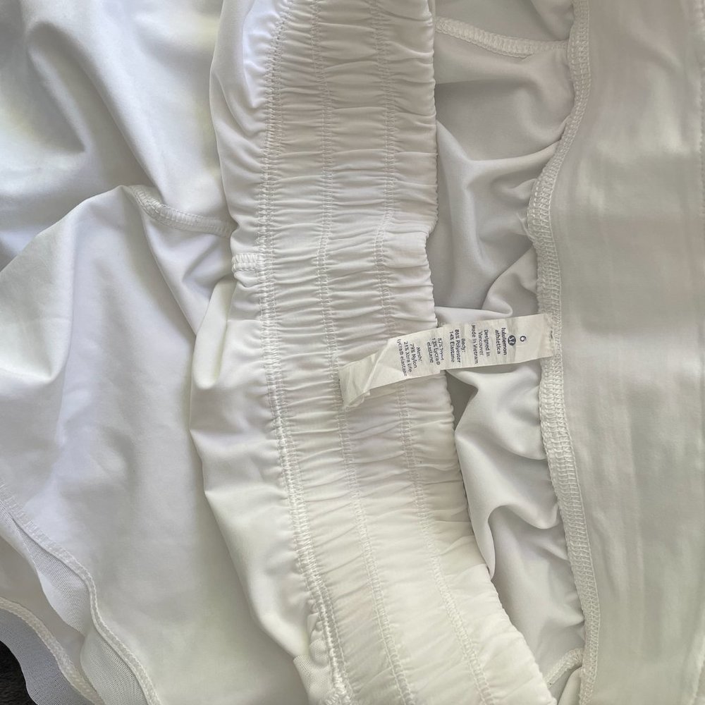 Lululemon Women's Size 6 White Shorts